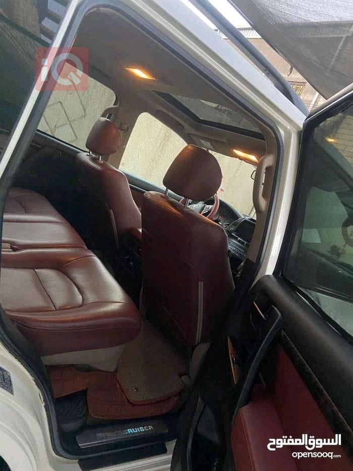 تۆیۆتا لاند کروزەر